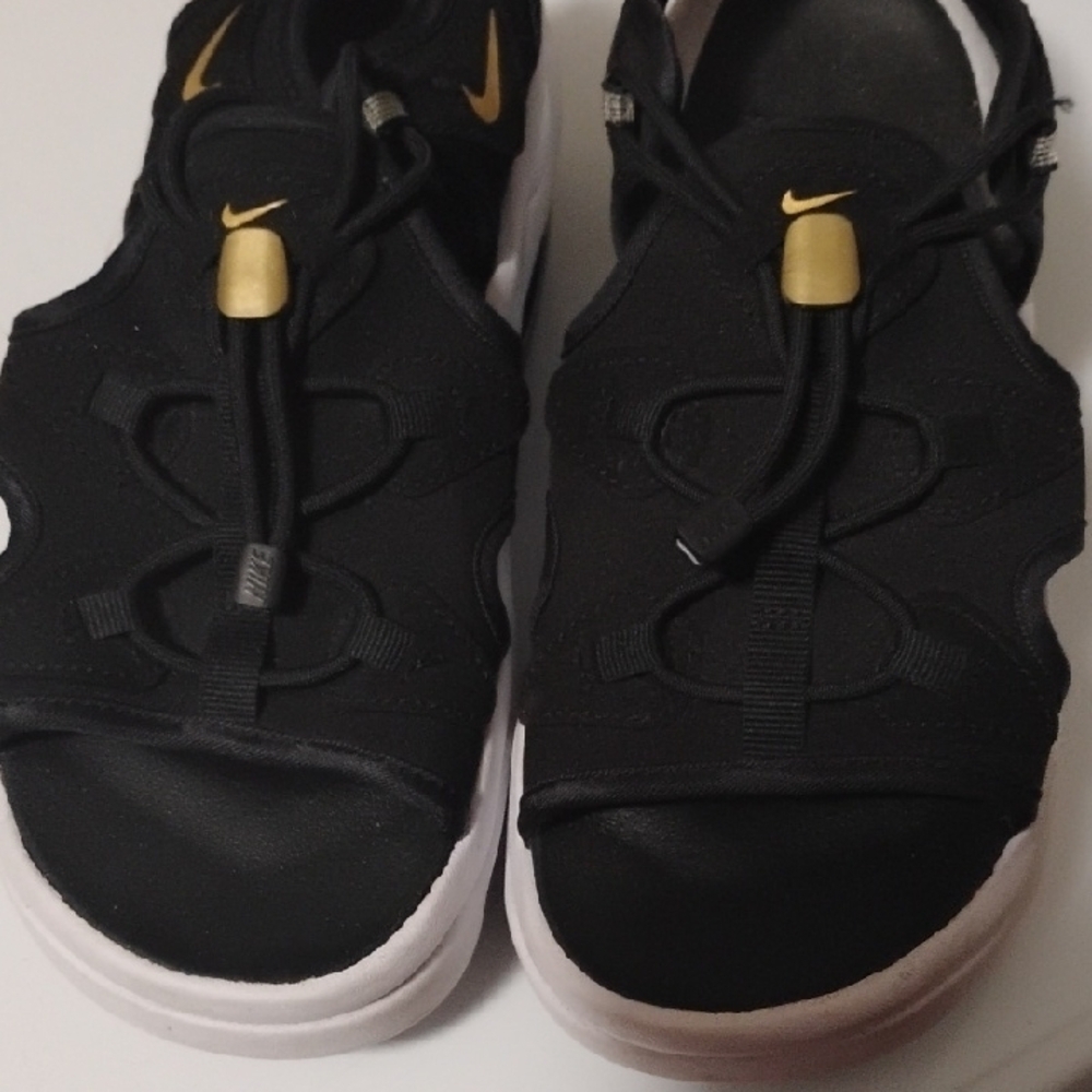 Nike Black and White Sandals with Gold Details - Picture 5 of 7